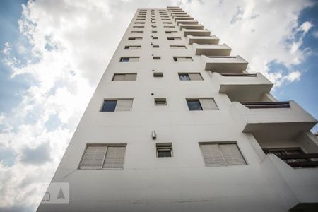 Apartamento à venda com 48m², 1 quarto e 1 vaga Apartamento à venda com 48m², 1 quarto e 1 vagaFachada