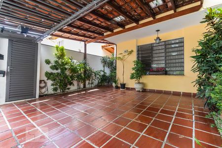 Casa à venda com 140m², 3 quartos e 2 vagasGaragem