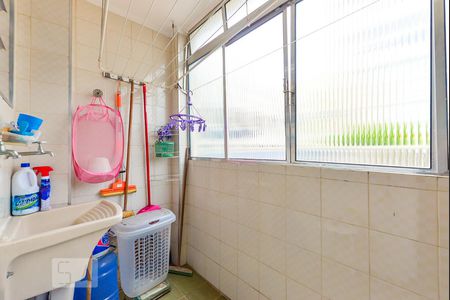 Apartamento para alugar com 65m², 2 quartos e sem vagaArea Serviço