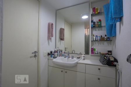Apartamento à venda com 80m², 2 quartos e 1 vaga Apartamento à venda com 80m², 2 quartos e 1 vagaBanheiro
