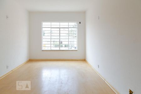 Casa para alugar com 150m², 2 quartos e 2 vagasSala