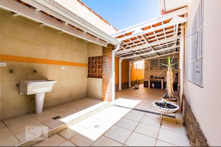 Casa à venda com 200m², 4 quartos e 3 vagasQuintal do Fundo - Área de Serviço