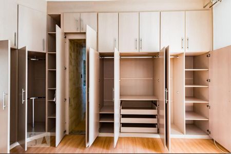 Casa à venda com 200m², 4 quartos e 3 vagasSuíte 1