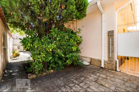 Casa à venda com 200m², 4 quartos e 3 vagasQuintal da Frente