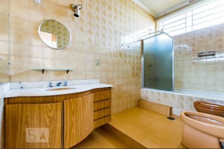 Casa à venda com 200m², 4 quartos e 3 vagasBanheiro