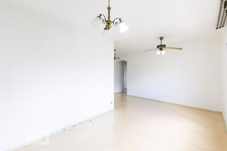 Apartamento à venda com 90m², 3 quartos e 1 vaga Apartamento à venda com 90m², 3 quartos e 1 vagaSala
