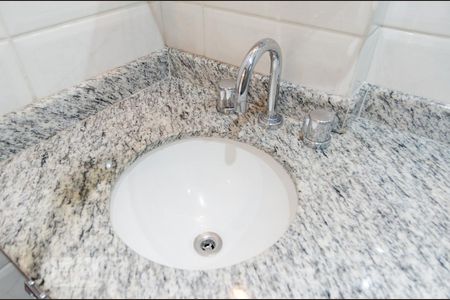 Apartamento à venda com 92m², 2 quartos e 2 vagasBanheiro da Suíte