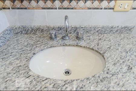 Banheiro de apartamento à venda com 2 quartos, 92m² em Campestre, Santo André