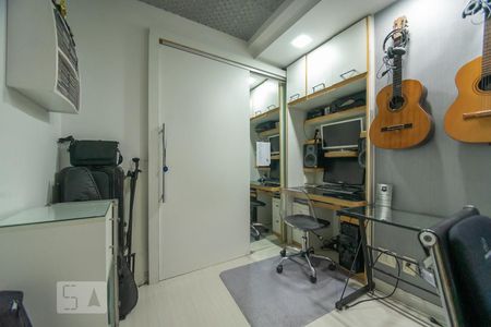 Apartamento à venda com 90m², 2 quartos e 1 vagaEscritório