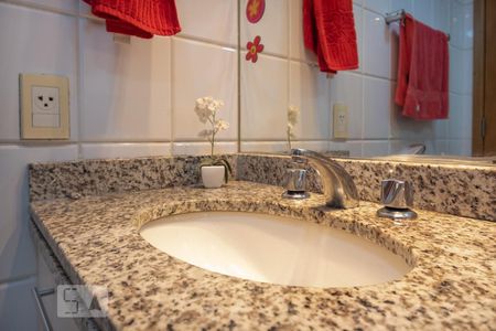 Apartamento à venda com 90m², 2 quartos e 1 vagaBanheiro da suíte