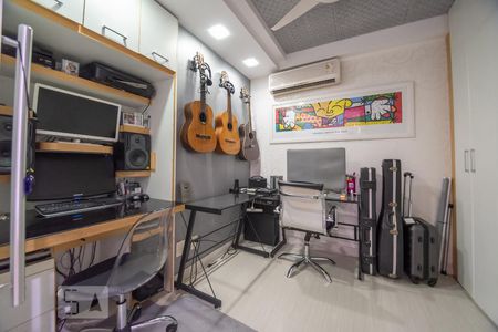 Apartamento à venda com 90m², 2 quartos e 1 vagaEscritório