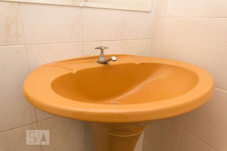 Detalhe do banheiro de casa para alugar com 1 quarto, 40m² em Jardim Oriental, São Paulo