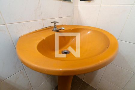 Banheiro social de casa para alugar com 1 quarto, 40m² em Jardim Oriental, São Paulo