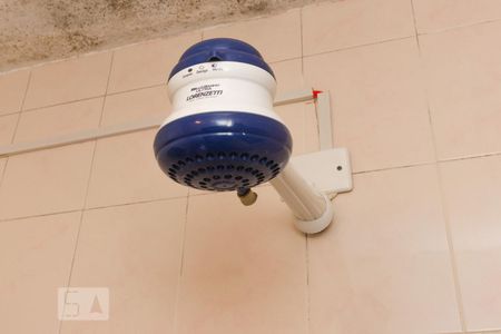 Detalhe do banheiro de casa para alugar com 1 quarto, 40m² em Jardim Oriental, São Paulo