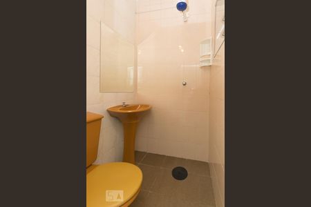 Banheiro de casa para alugar com 1 quarto, 40m² em Jardim Oriental, São Paulo