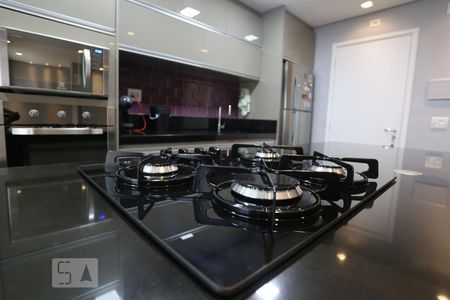 Cozinha de kitnet/studio à venda com 1 quarto, 65m² em Empresarial 18 do Forte, Barueri