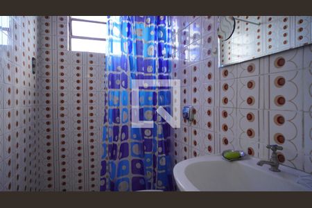 Banheiro de apartamento para alugar com 1 quarto, 56m² em Vila Ipiranga, Porto Alegre