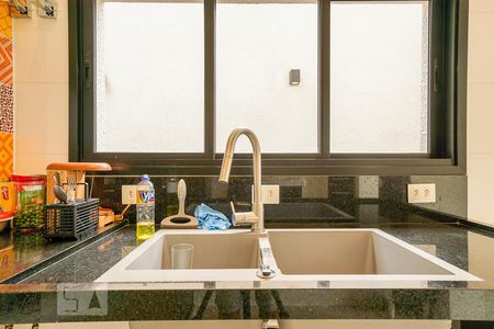 Cozinha de casa para alugar com 3 quartos, 188m² em Vila Carrão, São Paulo