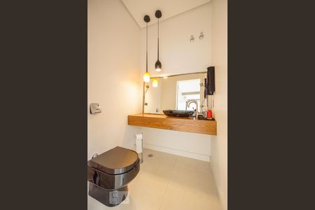 Banheiro de casa para alugar com 3 quartos, 188m² em Vila Carrão, São Paulo