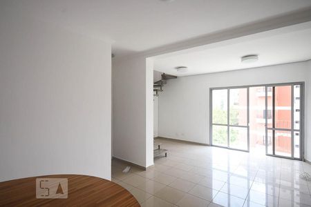Sala de apartamento para alugar com 3 quartos, 117m² em Jardim Ampliação, São Paulo