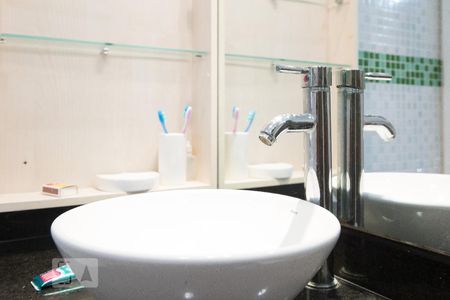 Apartamento à venda com 65m², 2 quartos e 1 vagaTorneira pia