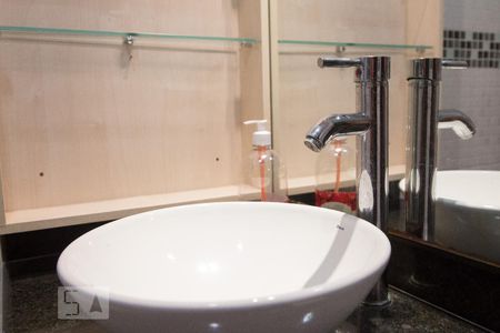 Torneira pia de apartamento à venda com 2 quartos, 65m² em Maracanã, Rio de Janeiro