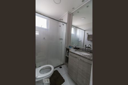 Banheiro da Suite de apartamento para alugar com 2 quartos, 83m² em Jardim Flor da Montanha, Guarulhos