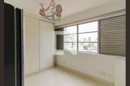 Apartamento para alugar com 130m², 3 quartos e 1 vaga Apartamento para alugar com 130m², 3 quartos e 1 vagaQuarto