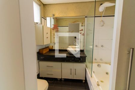Apartamento para alugar com 130m², 3 quartos e 1 vaga Apartamento para alugar com 130m², 3 quartos e 1 vagaBanheiro da Suíte