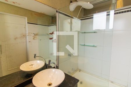 Apartamento para alugar com 130m², 3 quartos e 1 vaga Apartamento para alugar com 130m², 3 quartos e 1 vagaBanheiro da Suíte