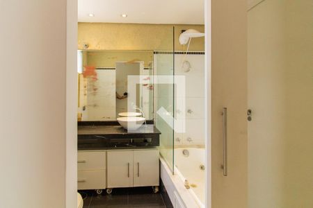 Apartamento para alugar com 130m², 3 quartos e 1 vaga Apartamento para alugar com 130m², 3 quartos e 1 vagaBanheiro da Suíte