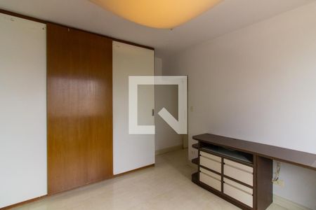 Apartamento para alugar com 130m², 3 quartos e 1 vaga Apartamento para alugar com 130m², 3 quartos e 1 vagaSuíte