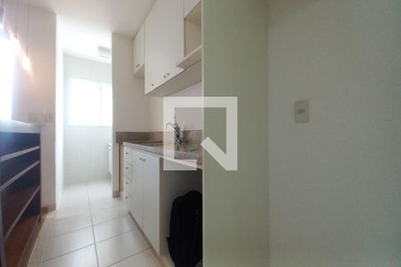 Cozinha  de apartamento para alugar com 1 quarto, 40m² em Cambuí, Campinas