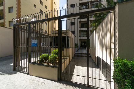 Apartamento para alugar com 60m², 2 quartos e 2 vagas Apartamento para alugar com 60m², 2 quartos e 2 vagasFachada