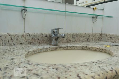 Detalhe do banheiro de apartamento para alugar com 2 quartos, 60m² em Vila Mascote, São Paulo