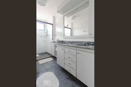 Apartamento para alugar com 159m², 3 quartos e 2 vagasBanheiro Suíte 1