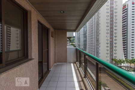 Varanda de apartamento para alugar com 2 quartos, 72m² em Barra da Tijuca, Rio de Janeiro