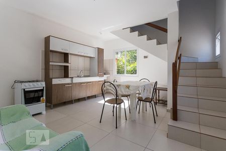 Sala e cozinha de apartamento para alugar com 1 quarto, 39m² em Cristal, Porto Alegre