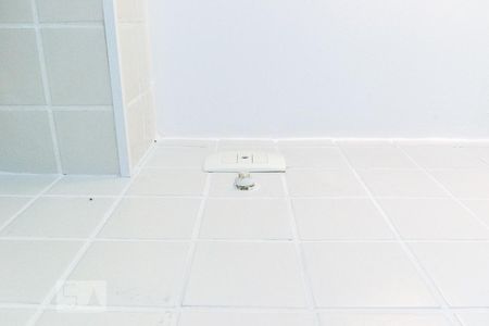 Apartamento para alugar com 75m², 2 quartos e 1 vaga Apartamento para alugar com 75m², 2 quartos e 1 vagaBanheiro de Serviço