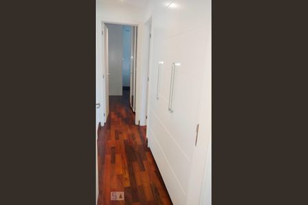 Corredor de apartamento para alugar com 3 quartos, 134m² em Aclimação, São Paulo