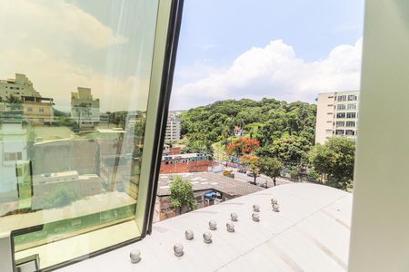 Vista Sala e Cozinha de apartamento à venda com 1 quarto, 50m² em Pechincha (jacarepaguá), Rio de Janeiro