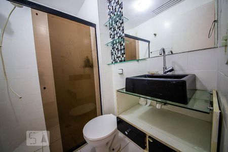 Banheiro social de apartamento para alugar com 2 quartos, 87m² em Icaraí, Niterói