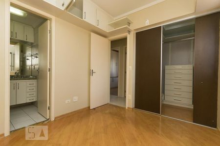 Apartamento à venda com 79m², 3 quartos e 2 vagas Apartamento à venda com 79m², 3 quartos e 2 vagasSuíte
