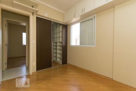 Apartamento à venda com 79m², 3 quartos e 2 vagas Apartamento à venda com 79m², 3 quartos e 2 vagasSuíte