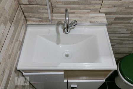 Apartamento à venda com 72m², 2 quartos e 1 vagaDetalhe do banheiro