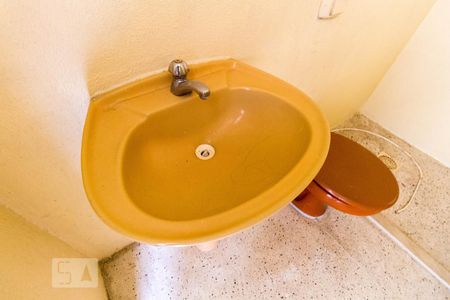 Banheiro de apartamento à venda com 1 quarto, 70m² em Camaquã, Porto Alegre