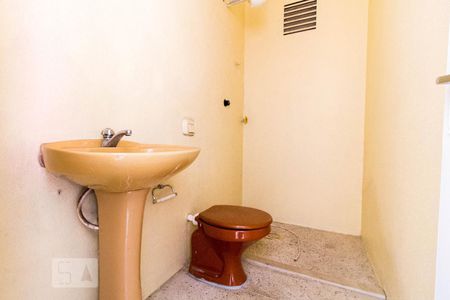 Banheiro de apartamento à venda com 1 quarto, 70m² em Camaquã, Porto Alegre