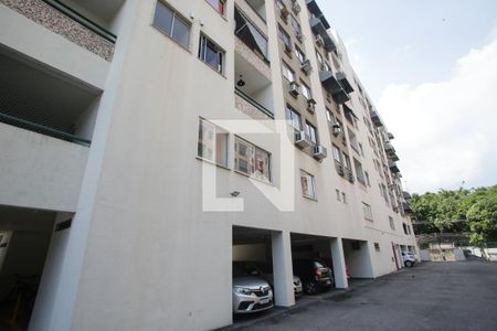 Fachada do bloco de apartamento para alugar com 2 quartos, 70m² em Pechincha, Rio de Janeiro