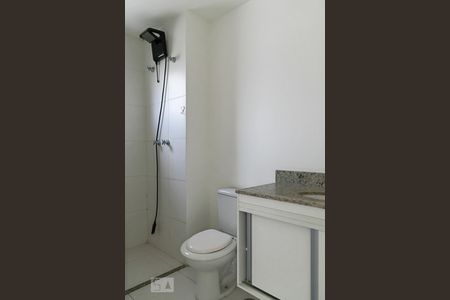 Banheiro de kitnet/studio para alugar com 1 quarto, 42m² em Santa Cecília, São Paulo