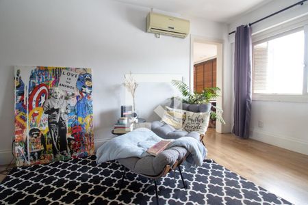 Sala de apartamento à venda com 1 quarto, 120m² em Rio Branco, Porto Alegre